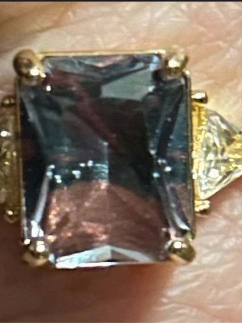 Gold-Setting Ring with Dark Gray Rectangular Stone